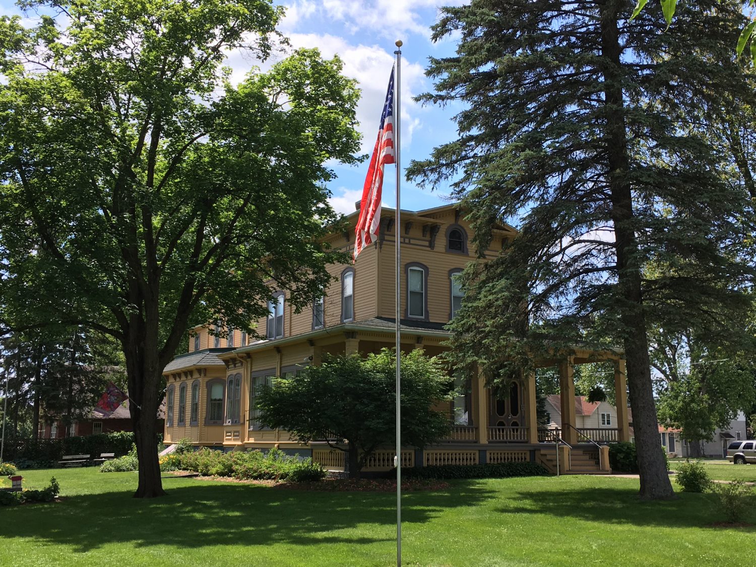 Following the Great Marshfield Fire of June 27, 1887, the citys sense of hope was strengthened when the stars and stripes rose up the Upham Company flagpole.