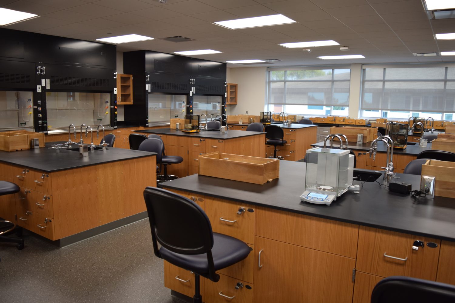 The Everett Roehl STEM Center houses chemistry and microbiology facilities, the certified nursing assistant program, and a community room.