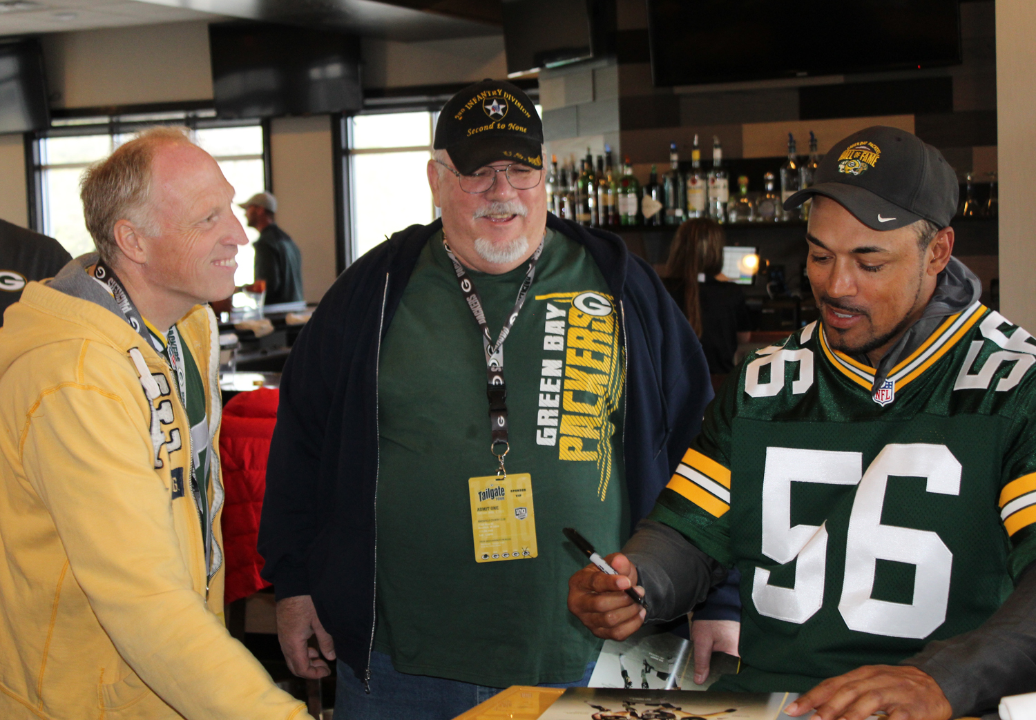 Packers alumni surprise patients at Marshfield Children's Hospital